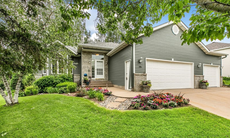 706 Erickson Ct, Sauk Rapids, MN 56379