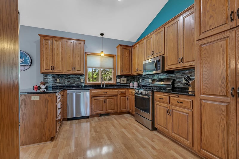 706 Erickson Ct, Sauk Rapids, MN 56379