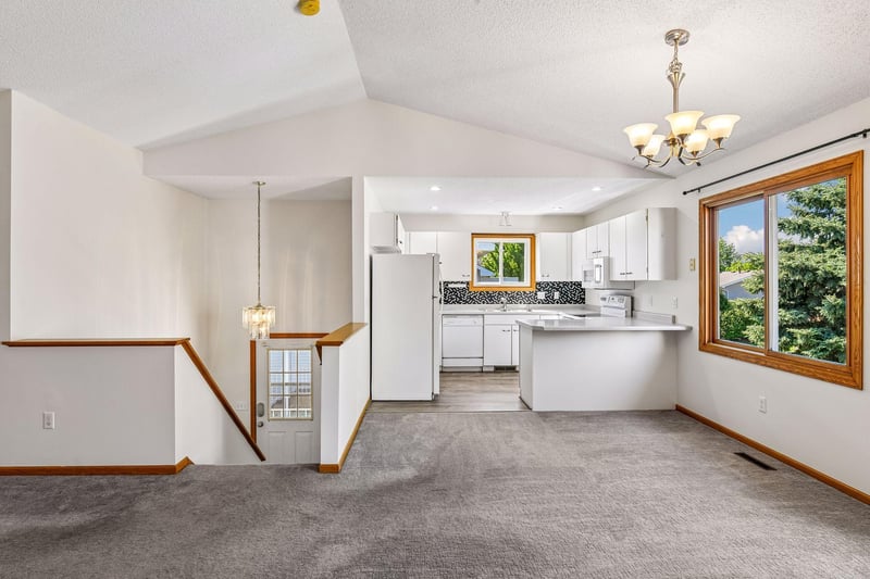 917 Countryside Rd, Waconia, MN 55387