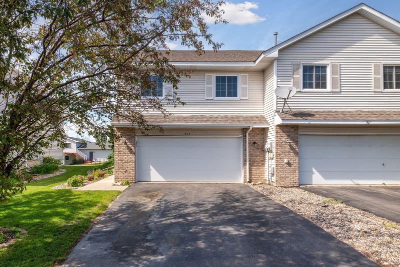 917 Countryside Rd, Waconia, MN 55387