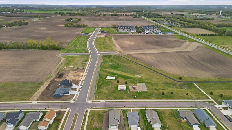 2120 Benson St, Saint Peter, MN 56082