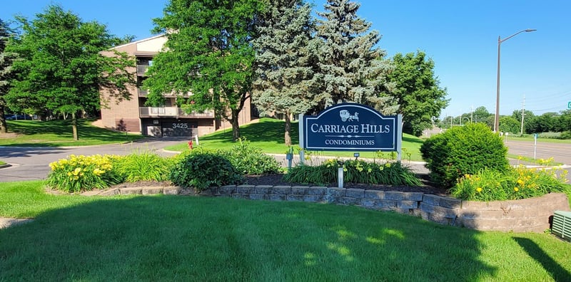3420 Golfview Dr #121, Eagan, MN 55123