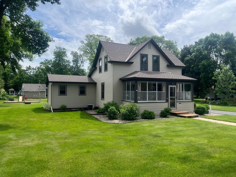 413 S Swift Ave, Litchfield, MN 55355