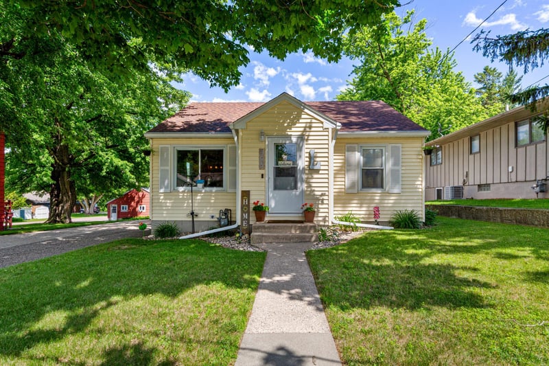 305 2nd St, Cleveland, MN 56017