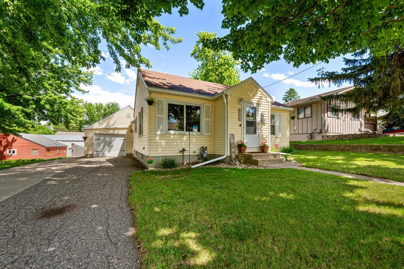 305 2nd St, Cleveland, MN 56017