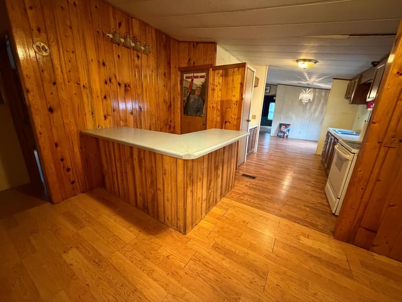 205 4th Ave SW, Roseau, MN 56751