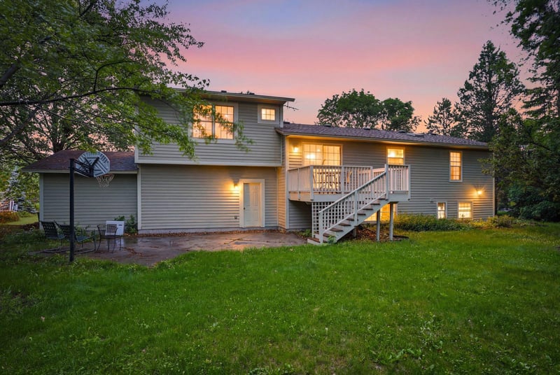 785 Santa Vera Dr, Chanhassen, MN 55317