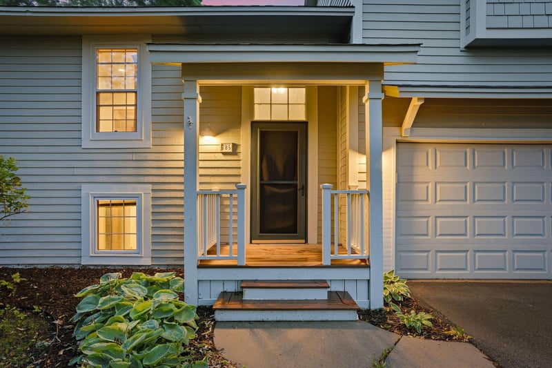785 Santa Vera Dr, Chanhassen, MN 55317
