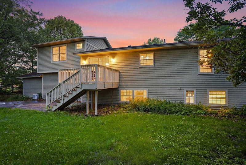 785 Santa Vera Dr, Chanhassen, MN 55317