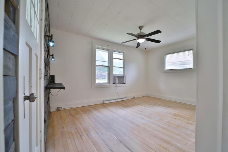 415 1st St SW, Crosby, MN 56441