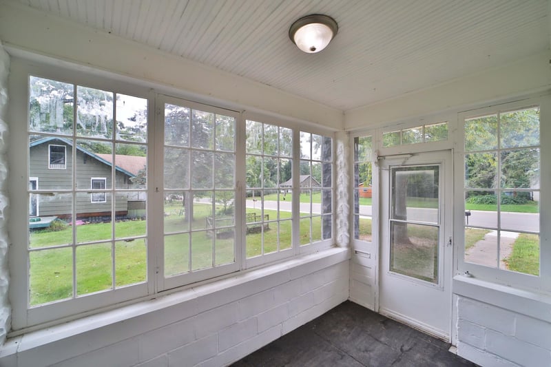 415 1st St SW, Crosby, MN 56441