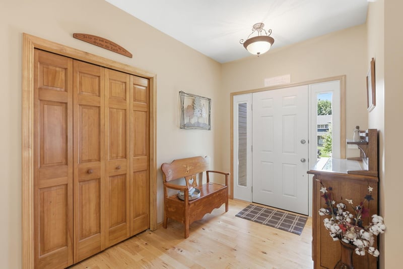 2311 Golf View Dr, River Falls, WI 54022