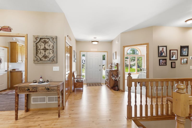 2311 Golf View Dr, River Falls, WI 54022