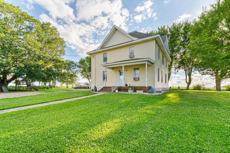 38575 280th St, Henderson, MN 56044