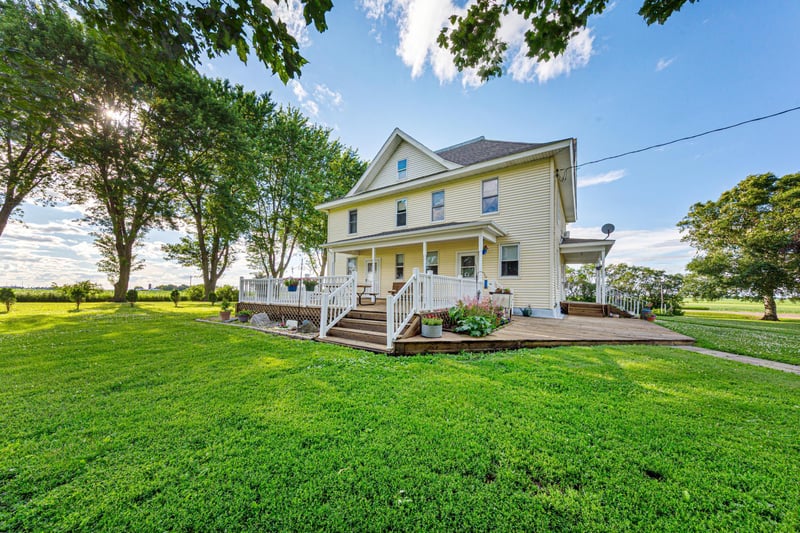 38575 280th St, Henderson, MN 56044
