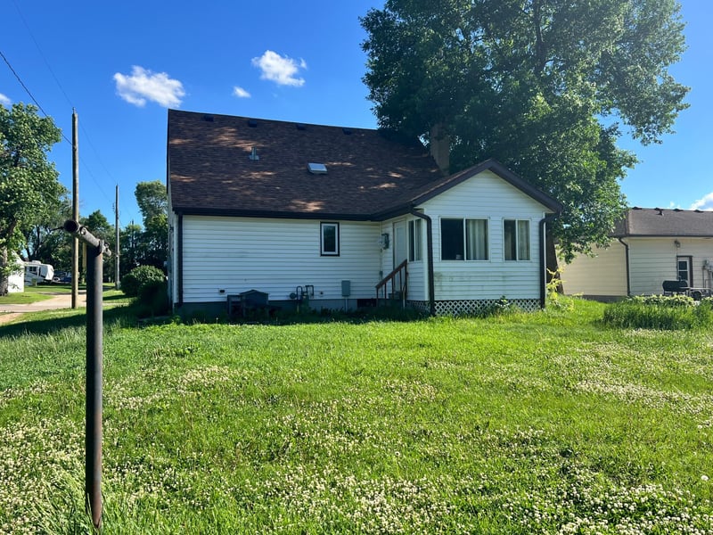 256 Locust St, Dawson, MN 56232