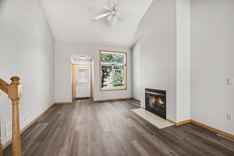 18191 Cattail Ct, Eden Prairie, MN 55346
