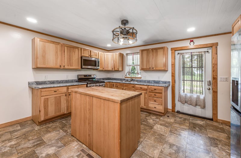 14089 430th Ave, Blue Earth, MN 56013