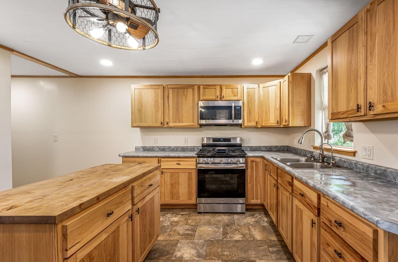 14089 430th Ave, Blue Earth, MN 56013