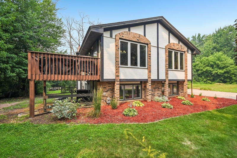 1921 194th Ave NE, Cedar, MN 55011