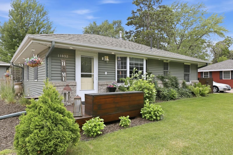 11832 Kumquat St NW, Coon Rapids, MN 55448