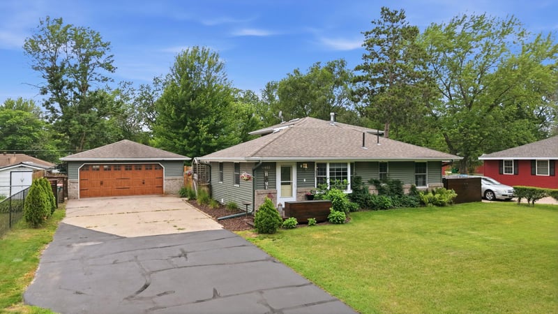 11832 Kumquat St NW, Coon Rapids, MN 55448