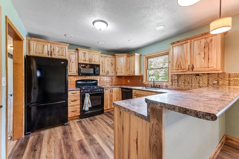 1497 Claudia Ave, La Crescent, MN 55947