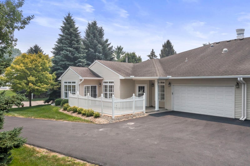 3043 Timberwood Trl, Eagan, MN 55121