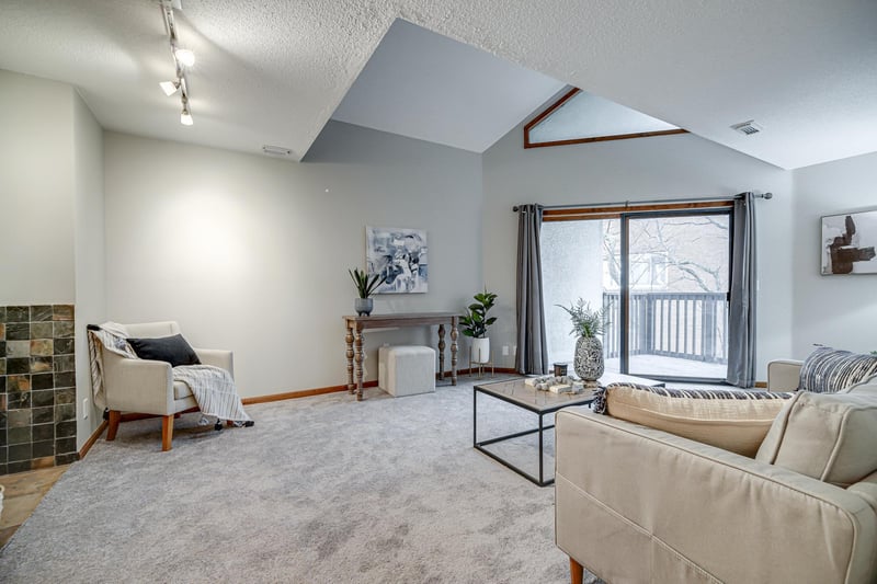 232 W Franklin Ave #303, Minneapolis, MN 55404