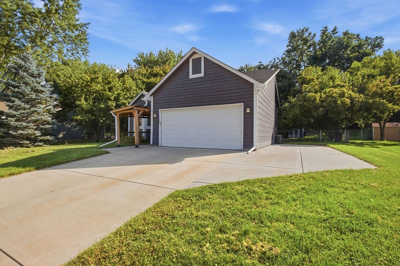 17040 Glencoe Ave, Lakeville, MN 55044