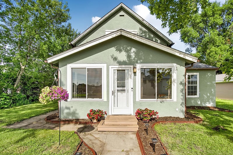 251 Church St N, Eden Valley, MN 55329