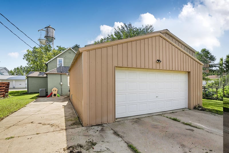 251 Church St N, Eden Valley, MN 55329