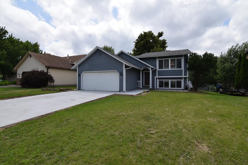 4743 Ridgewind Trl, Eagan, MN 55122