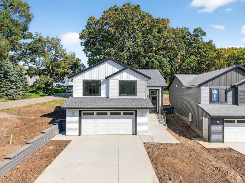 213 20th St SW, Rochester, MN 55902