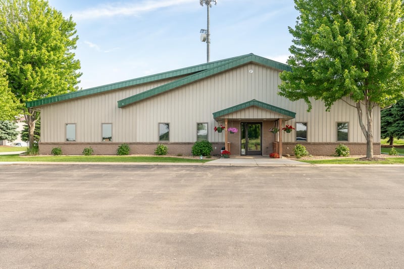 800 6th St NW, New Prague, MN 56071