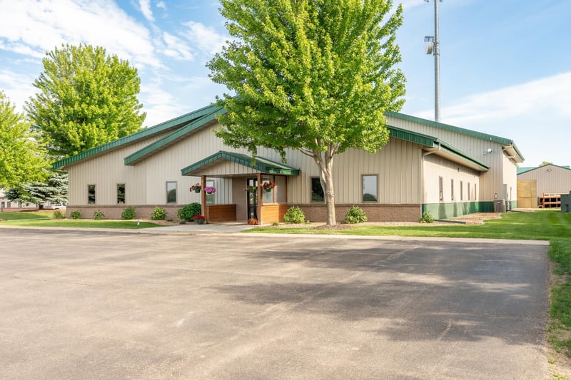 800 6th St NW, New Prague, MN 56071
