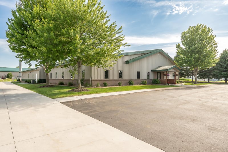 800 6th St NW, New Prague, MN 56071