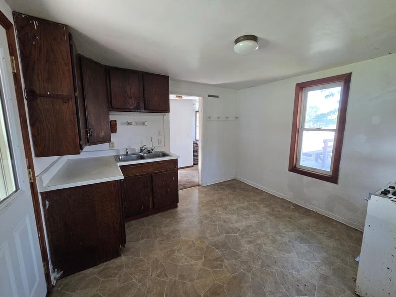 401 10th St, Brewster, MN 56119