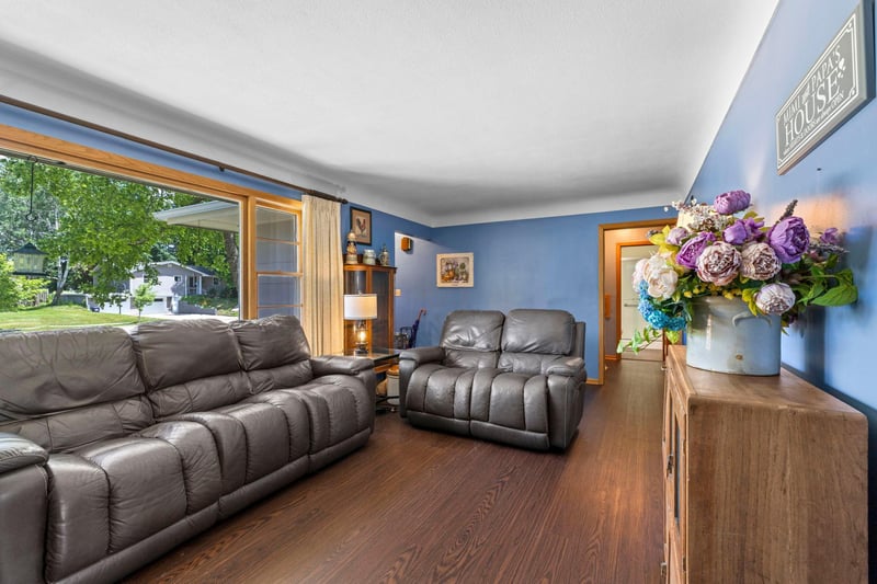 512 Woodley St E, Northfield, MN 55057