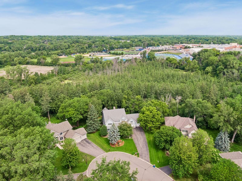18294 Tamarack Dr, Minnetonka, MN 55345