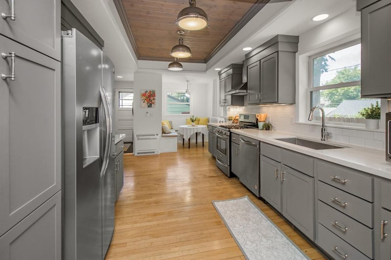 1031 Saint Clair Ave, Saint Paul, MN 55105