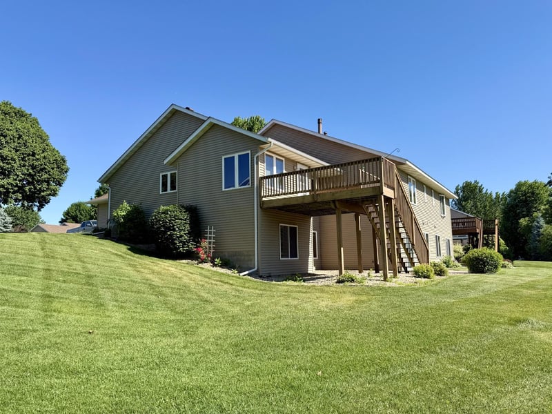 1721 Carleton Dr, Hastings, MN 55033