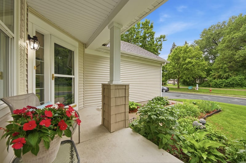 245 Pine Hollow Dr, Circle Pines, MN 55014