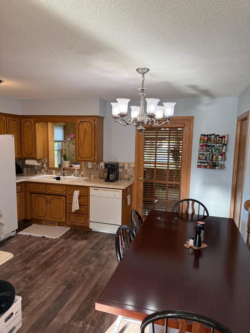 1340 Carriage Ln S, Cambridge, MN 55008