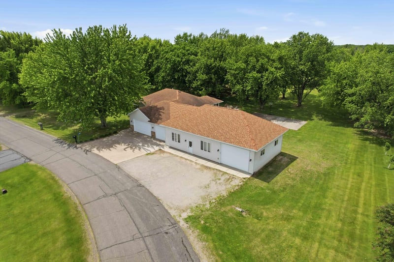 2031 Highland Cir W, Mora, MN 55051