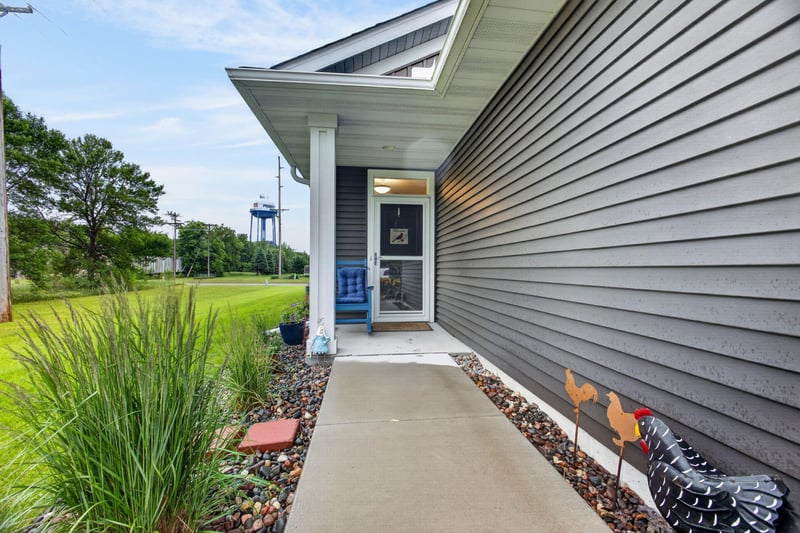 232 11th Ave S, Princeton, MN 55371