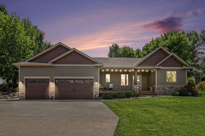 1120 Park Ln SE, New Prague, MN 56071