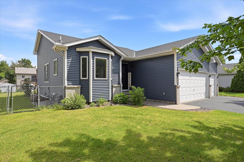 308 Elm St SW, Isanti, MN 55040