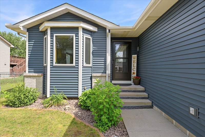 308 Elm St SW, Isanti, MN 55040