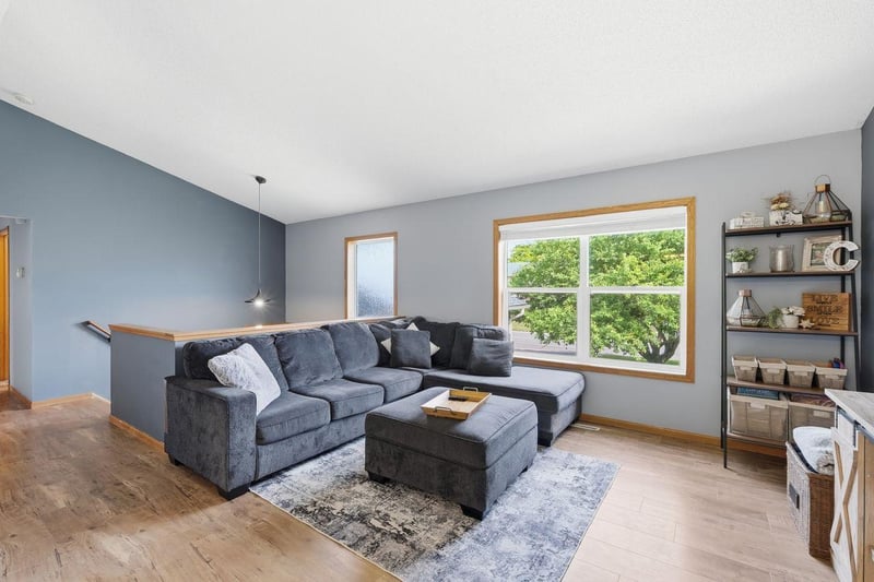 7066 159th St W, Apple Valley, MN 55124